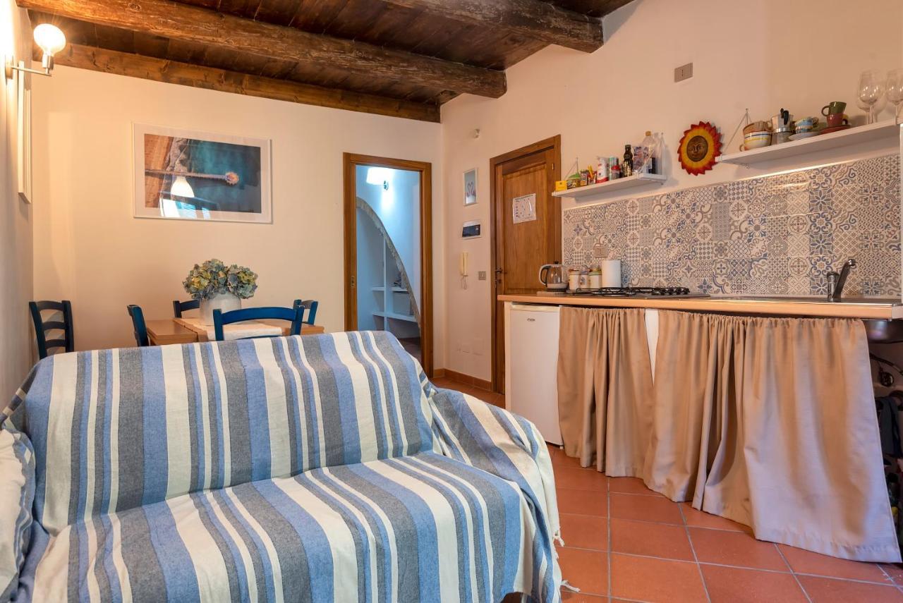 Chantal Apartment Альгеро Экстерьер фото