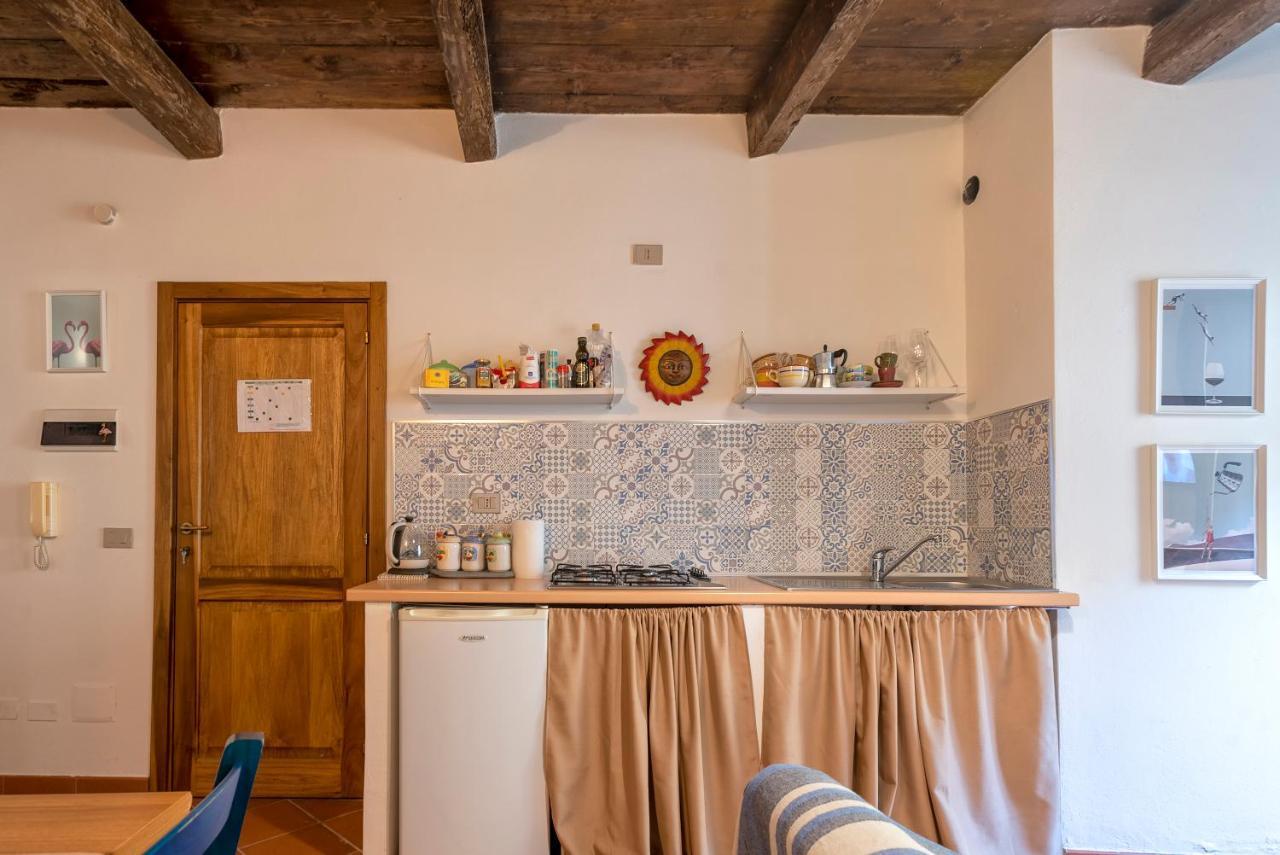 Chantal Apartment Альгеро Экстерьер фото